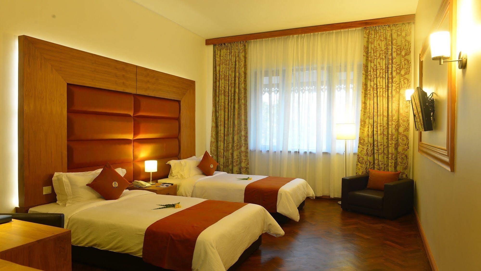 Hotel Amazing Мандалай Екстер'єр фото