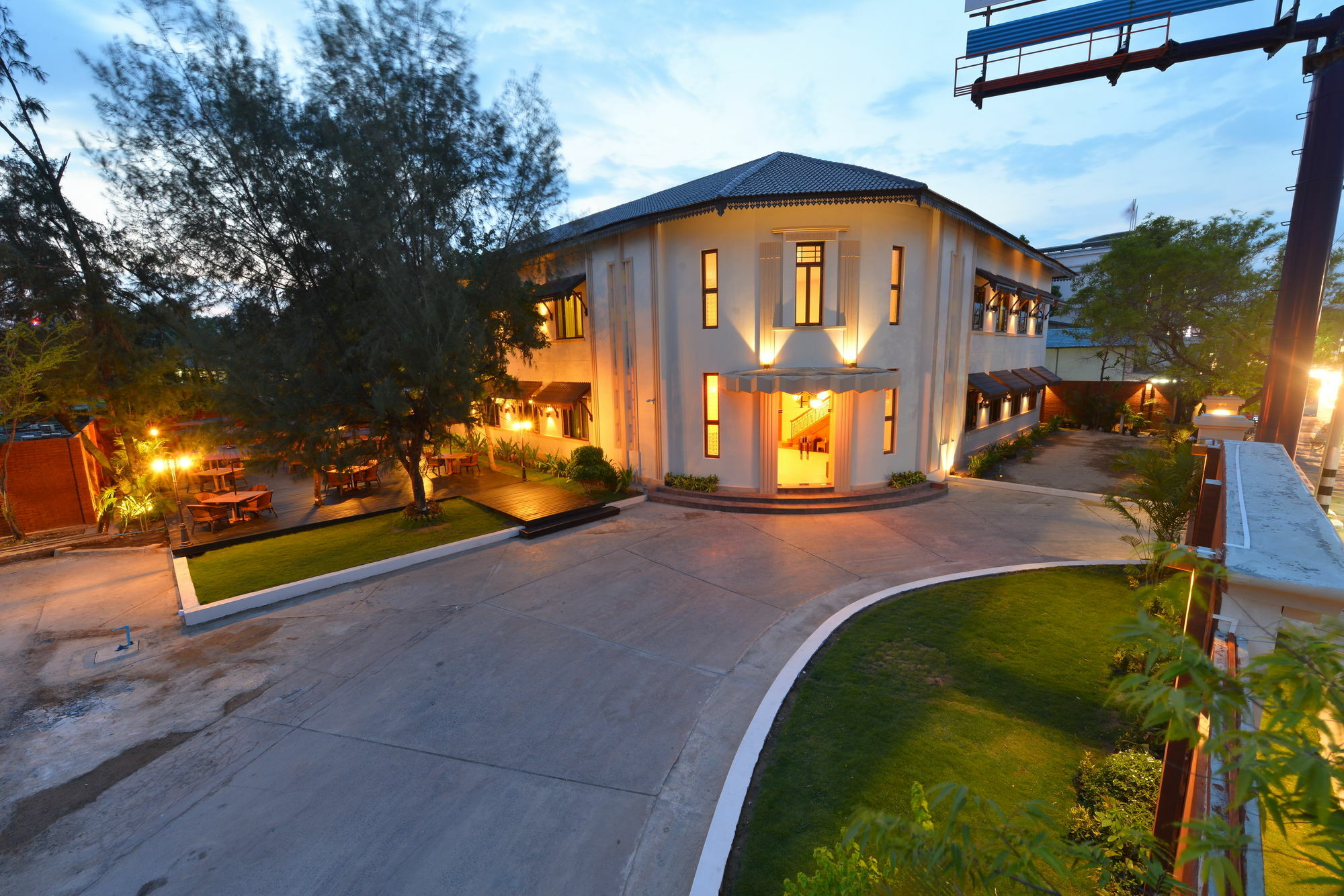 Hotel Amazing Мандалай Екстер'єр фото